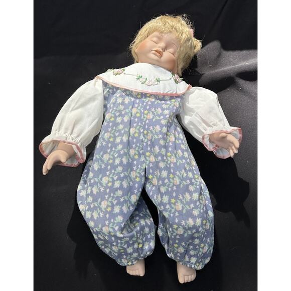 Beautiful Porcelain collectible Sleeping Baby Doll 14” Long - Picture 2 of 9